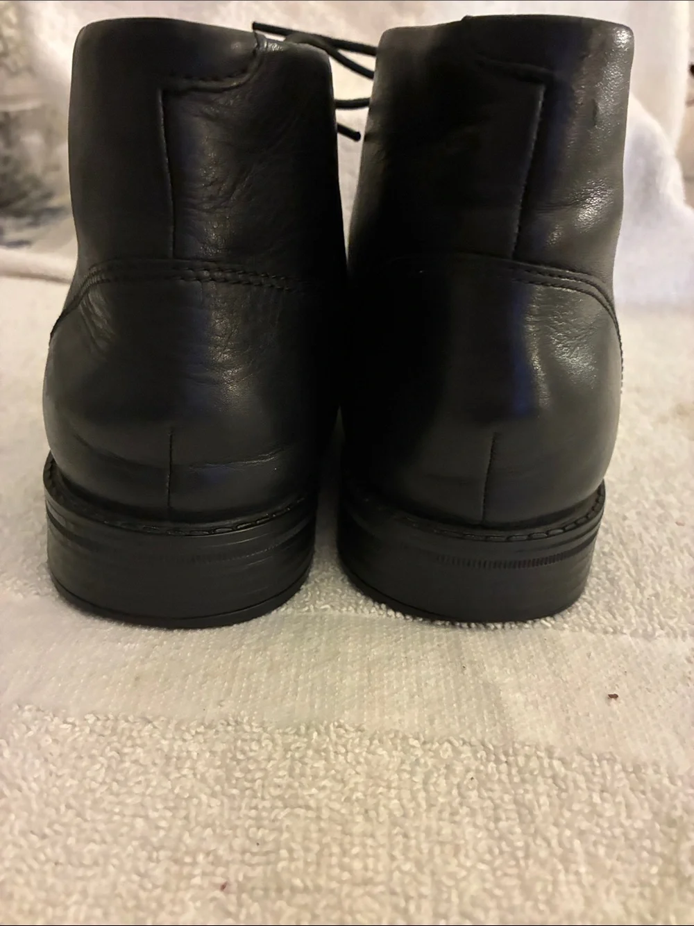 Clarks Men's Glide Black Leather Chukka Boots ankle-high profile